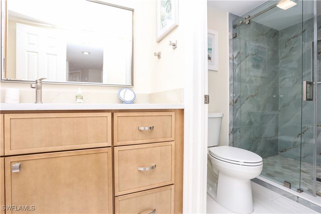 592 Beachwalk CIR N105, Naples, FL 34108