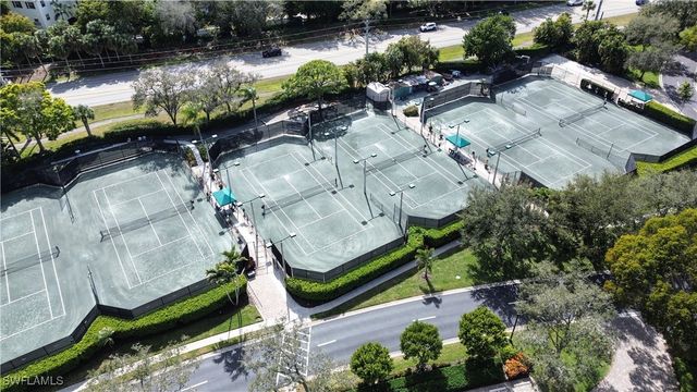 592 Beachwalk CIR N105, Naples, FL 34108