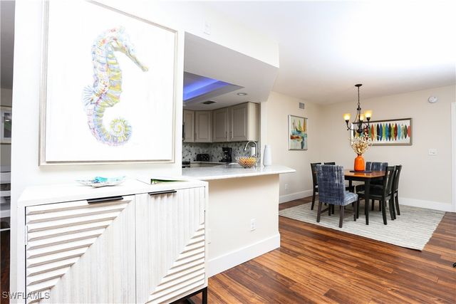 592 Beachwalk CIR N105, Naples, FL 34108