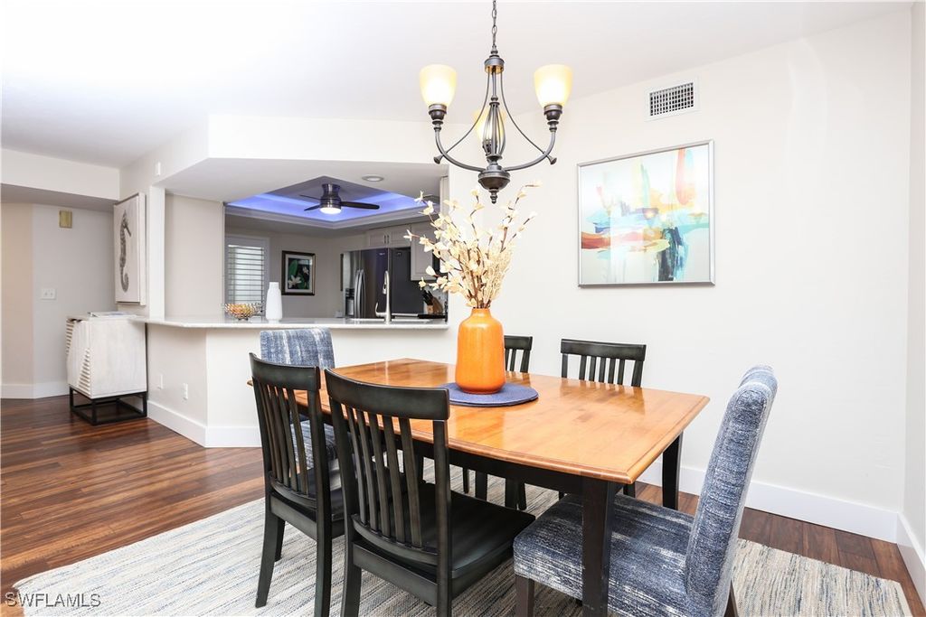 592 Beachwalk CIR N105, Naples, FL 34108