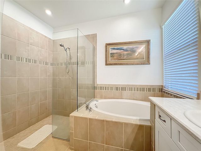 6017 MAIDENSTONE WAY, Palmetto, FL 34221