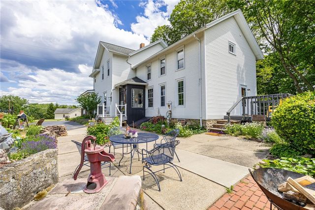 151 Gillett Road, Ogden, NY 14559