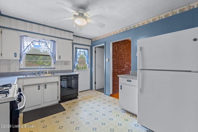 3602 Nellie Bly Dr, Louisville, KY 40213
