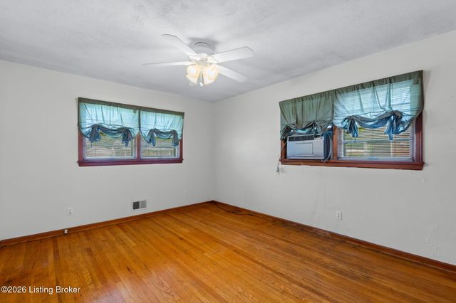 3602 Nellie Bly Dr, Louisville, KY 40213
