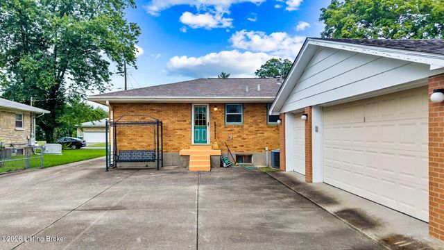 3602 Nellie Bly Dr, Louisville, KY 40213