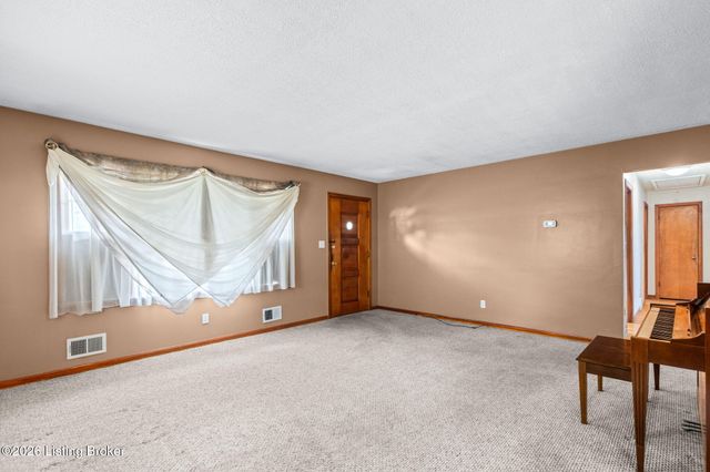 3602 Nellie Bly Dr, Louisville, KY 40213