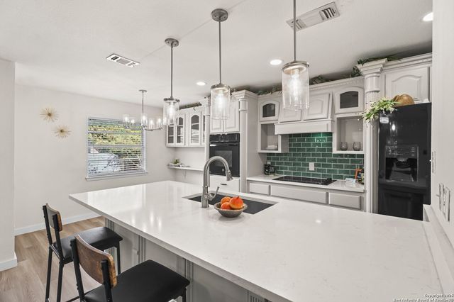 10206 Bull Run, San Antonio, TX 78230