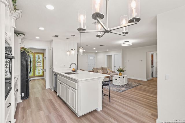 10206 Bull Run, San Antonio, TX 78230