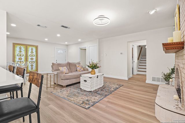 10206 Bull Run, San Antonio, TX 78230