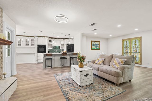 10206 Bull Run, San Antonio, TX 78230