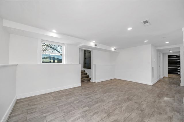 219 Waverly Rd 219, North Andover, MA 01845