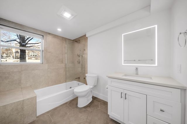 219 Waverly Rd 219, North Andover, MA 01845