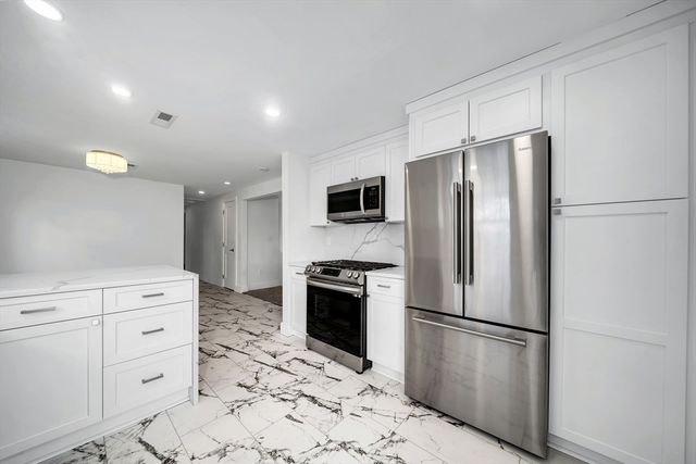 219 Waverly Rd 219, North Andover, MA 01845