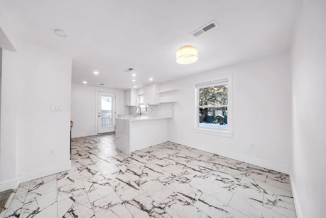 219 Waverly Rd 219, North Andover, MA 01845