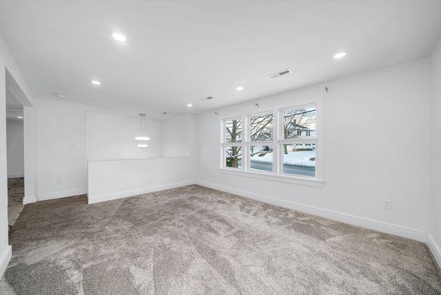 219 Waverly Rd 219, North Andover, MA 01845