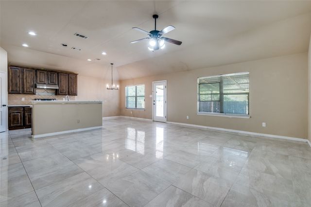 1615 Ridgemar Drive, Grand Prairie, TX 75051