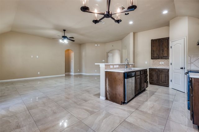 1615 Ridgemar Drive, Grand Prairie, TX 75051