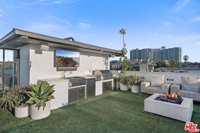 3159 Thatcher Avenue, Marina Del Rey, CA 90292