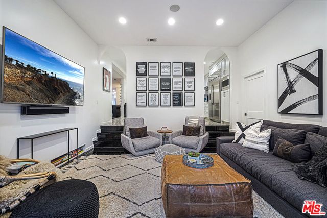 3159 Thatcher Avenue, Marina Del Rey, CA 90292