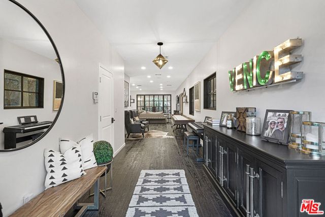 3159 Thatcher Avenue, Marina Del Rey, CA 90292