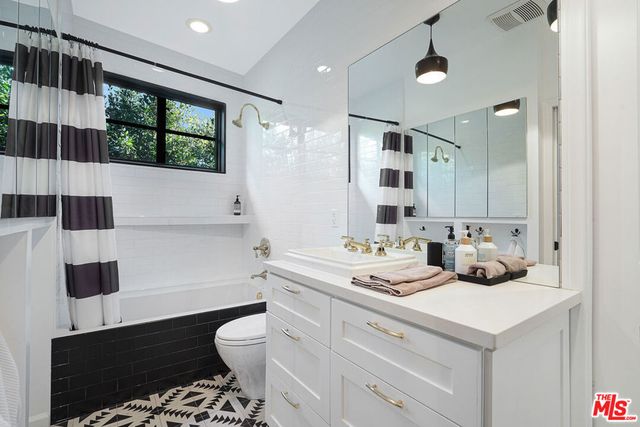 3159 Thatcher Avenue, Marina Del Rey, CA 90292