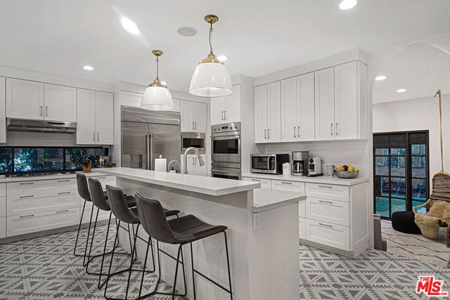 3159 Thatcher Avenue, Marina Del Rey, CA 90292