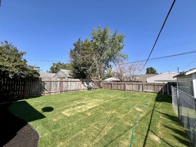 1027 E Courtland Ave, Spokane, WA 99207