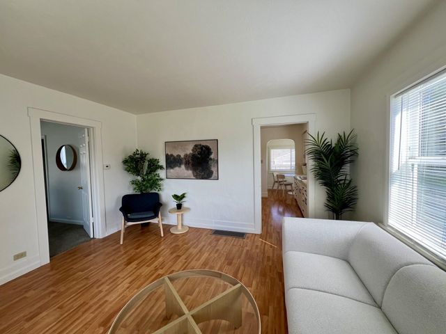 1027 E Courtland Ave, Spokane, WA 99207