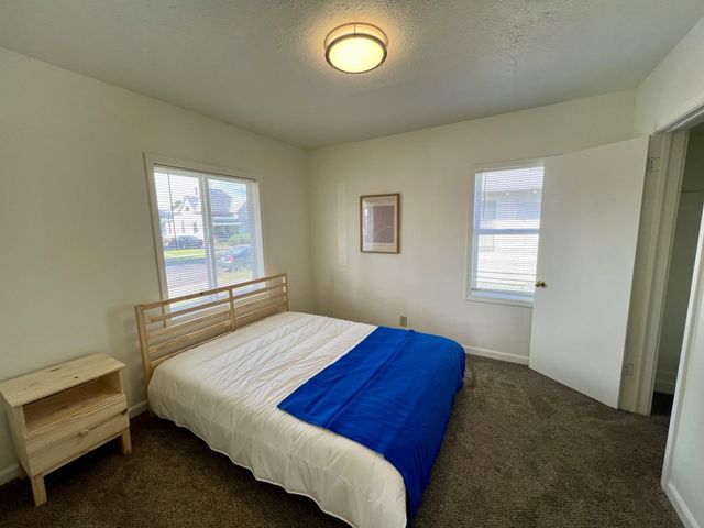 1027 E Courtland Ave, Spokane, WA 99207