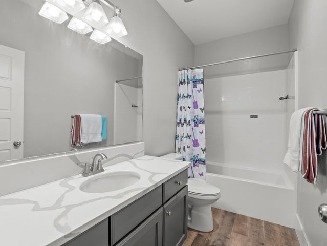 4477 Vineyard Drive, Madera, CA 93636