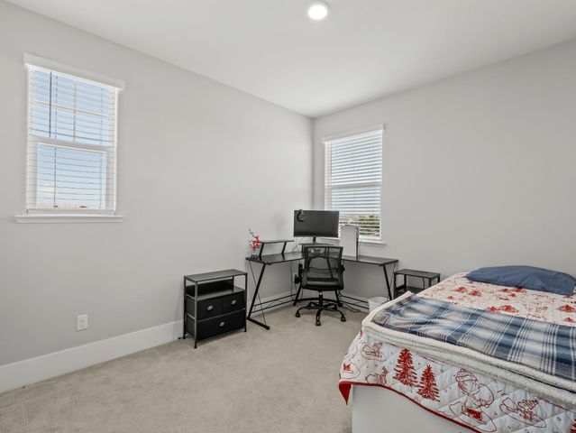 4477 Vineyard Drive, Madera, CA 93636