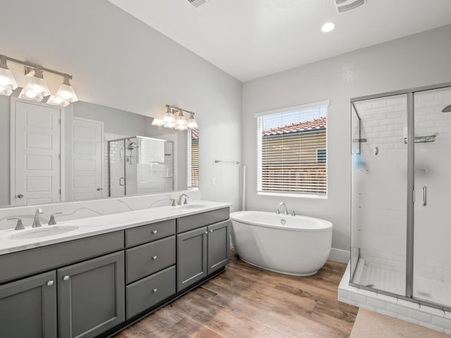 4477 Vineyard Drive, Madera, CA 93636