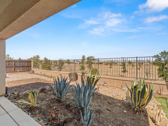 4477 Vineyard Drive, Madera, CA 93636