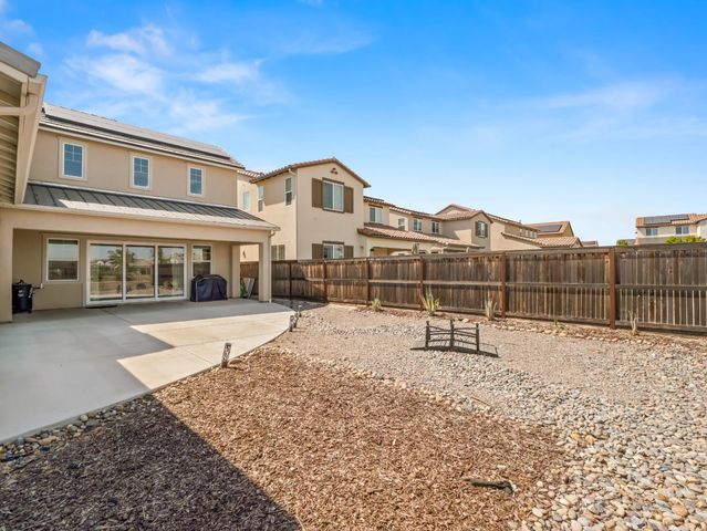 4477 Vineyard Drive, Madera, CA 93636