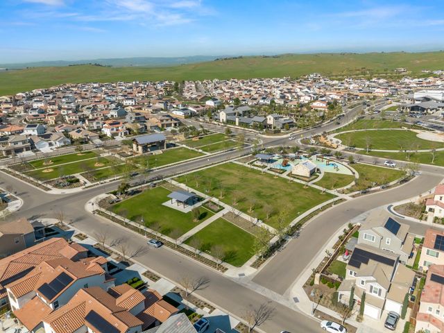 4477 Vineyard Drive, Madera, CA 93636