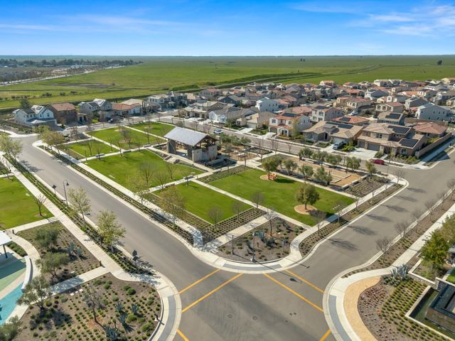 4477 Vineyard Drive, Madera, CA 93636
