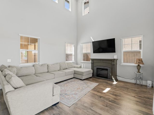 4477 Vineyard Drive, Madera, CA 93636