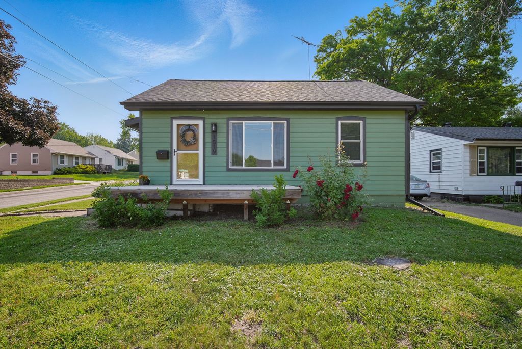 1519 E 30th Street, Des Moines, IA 50317