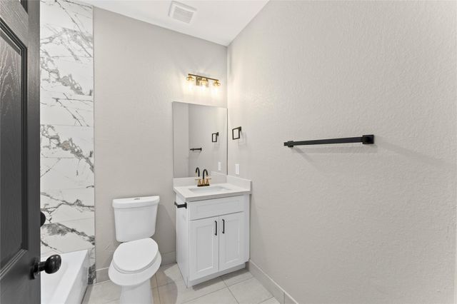 8221 Flaxman St A, Houston, TX 77029