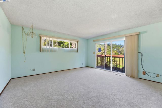 85 Sequoyah View, Oakland, CA 94605