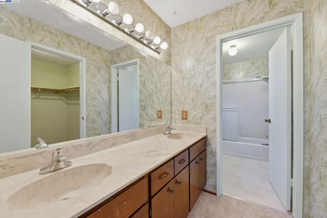 85 Sequoyah View, Oakland, CA 94605