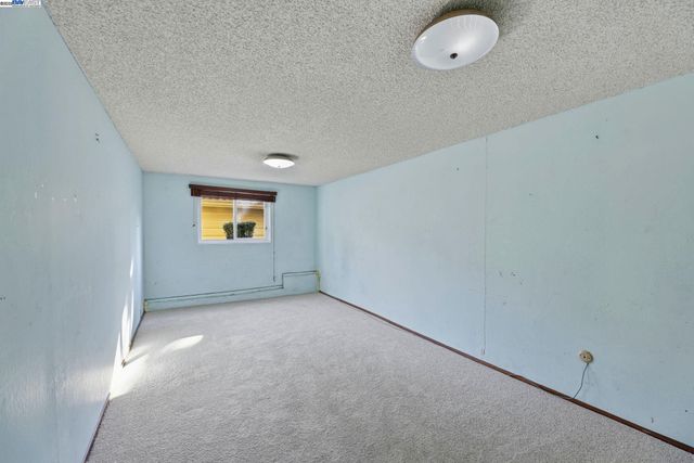 85 Sequoyah View, Oakland, CA 94605