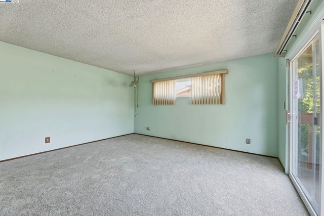 85 Sequoyah View, Oakland, CA 94605