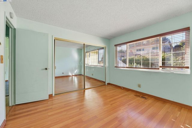 85 Sequoyah View, Oakland, CA 94605