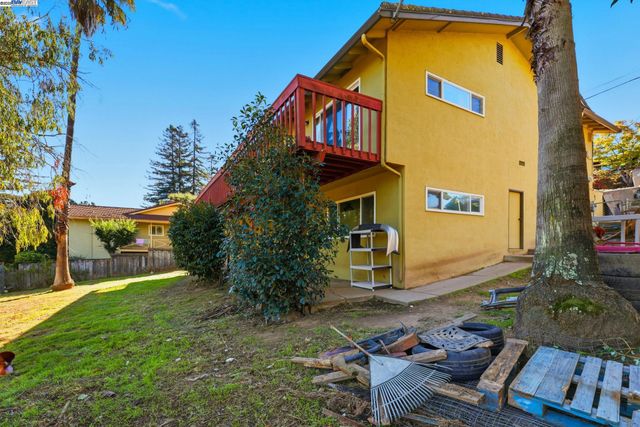 85 Sequoyah View, Oakland, CA 94605