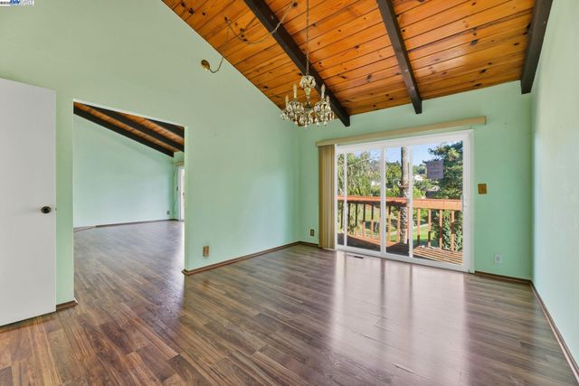 85 Sequoyah View, Oakland, CA 94605