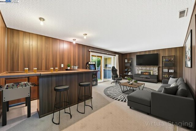 85 Sequoyah View, Oakland, CA 94605