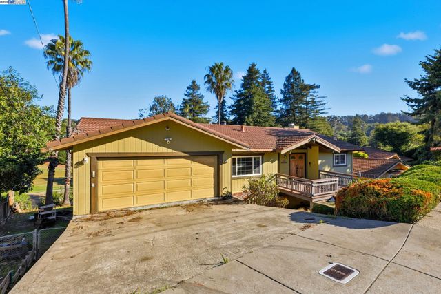 85 Sequoyah View, Oakland, CA 94605