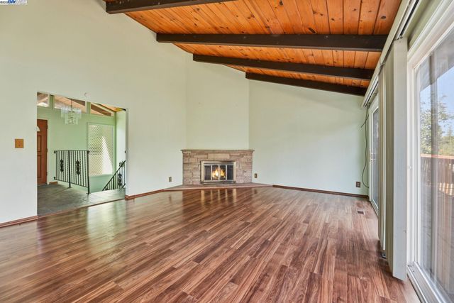 85 Sequoyah View, Oakland, CA 94605