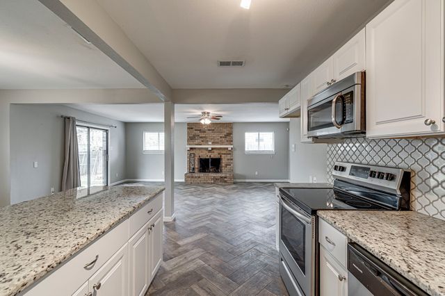 1401 Yucca Street, Midlothian, TX 76065